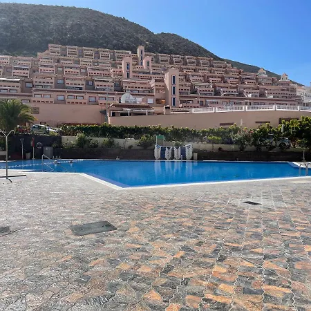 아파트 Castle Harbour Cristianos Beautiful With Pool View