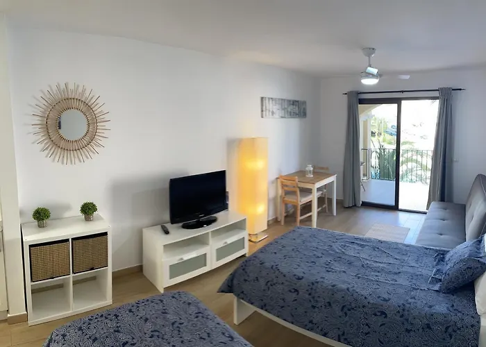 Castle Harbour Cristianos Beautiful With Pool View